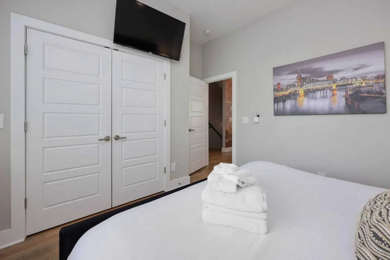 Two Townhomes- Rooftop Lounges- Hot Tub- Game Room Nashville